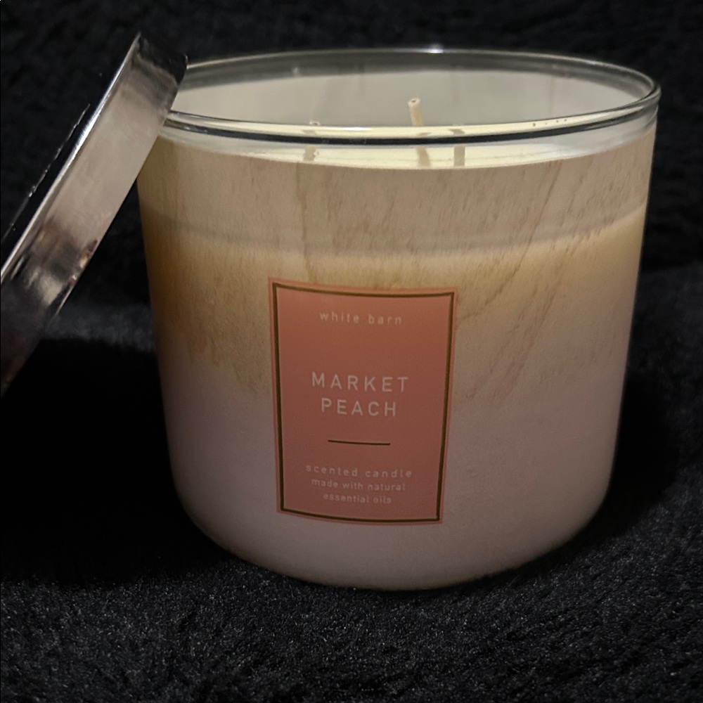 White Barn Market Peach Candle - Cream and Tan
